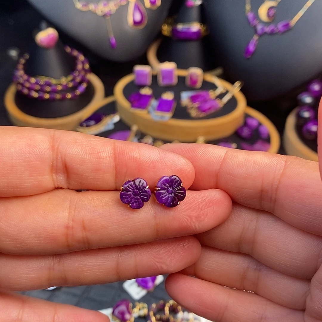 苏纪石（舒俱来）18K金镶嵌耳钉