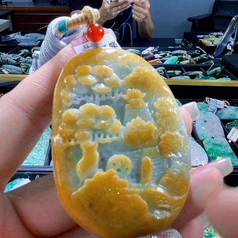 颈饰未镶嵌翡翠一个