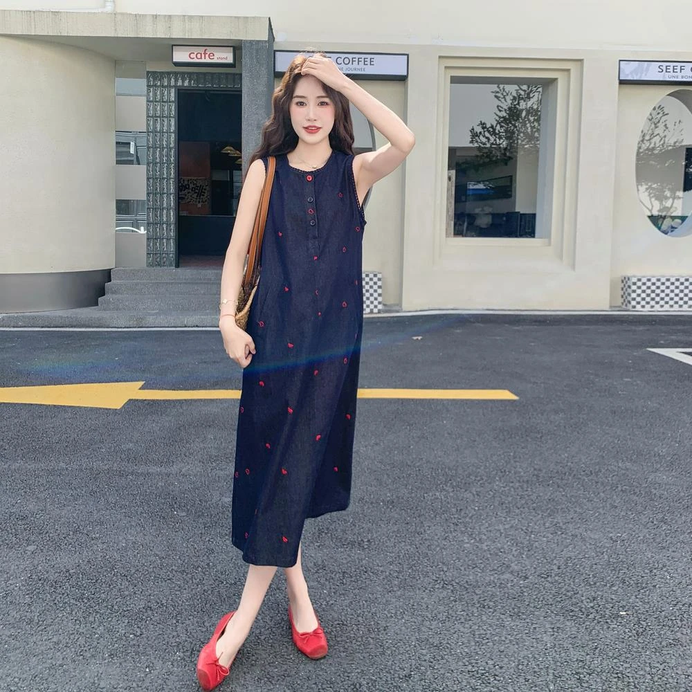 港风时髦复古重工刺绣牛仔连衣裙女2025夏季新款高级感无袖背心裙
