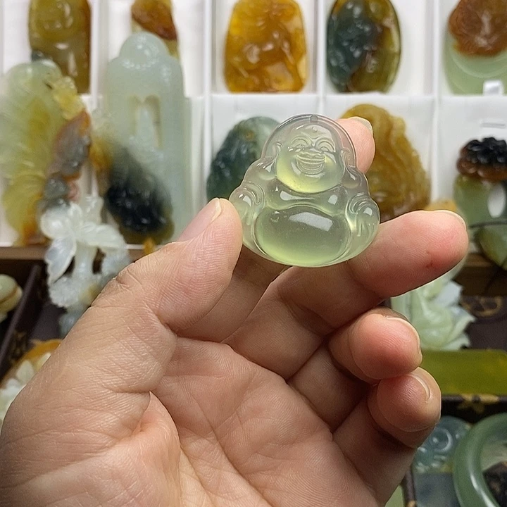 蛇纹石玉未镶嵌颈饰