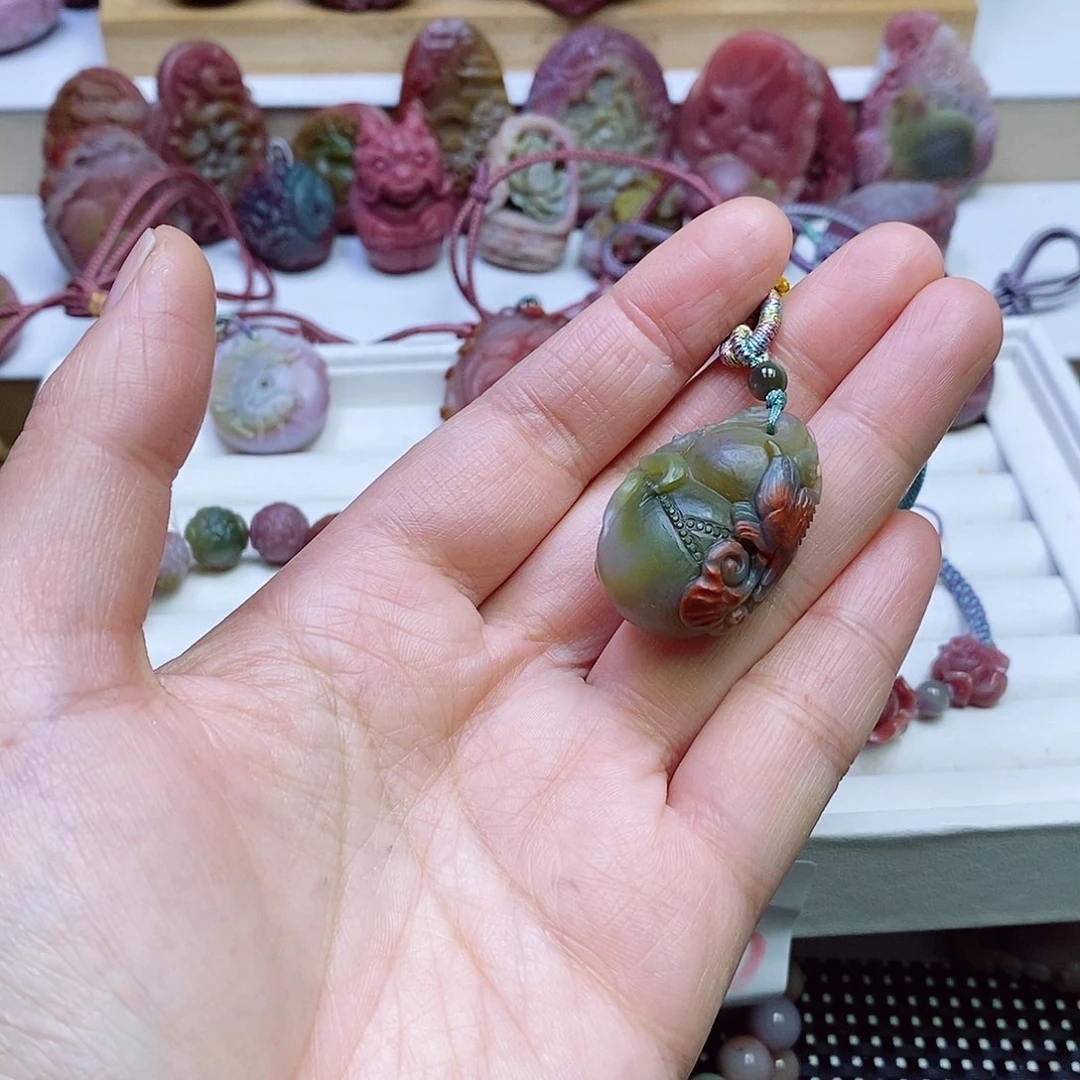 玛瑙/玉髓盐源玛瑙吊坠未镶嵌