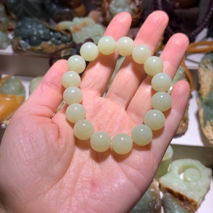 未镶嵌手链岫岩老玉（透闪石质玉）