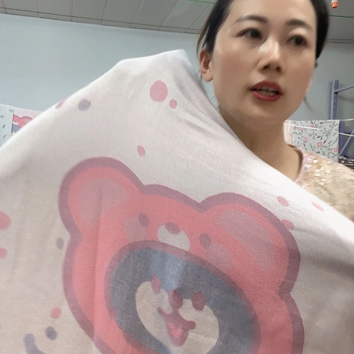 瑕疵款蓝色草莓熊