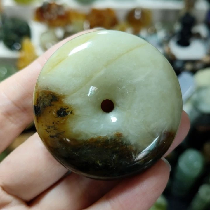 未镶嵌岫玉微瑕平安扣