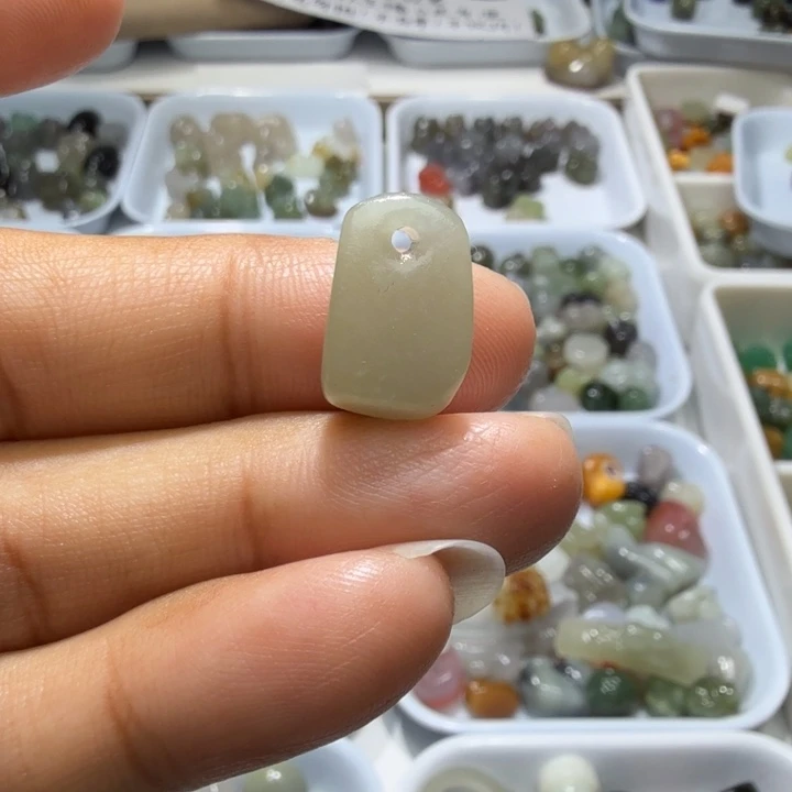 和田玉未镶嵌珠宝奇石