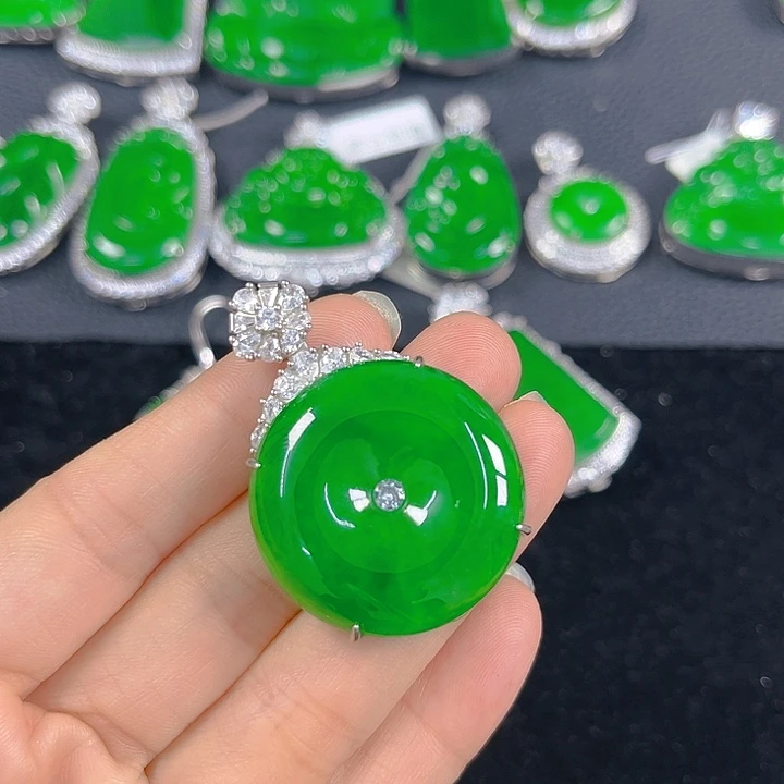 婕***熊翡翠银S925镶嵌吊坠(不含链)