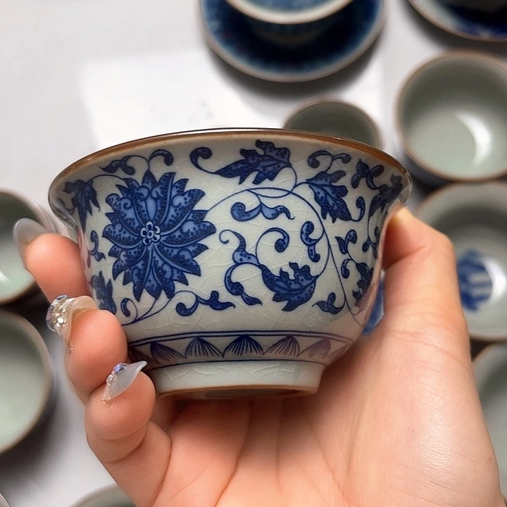 青花缠枝莲压手杯