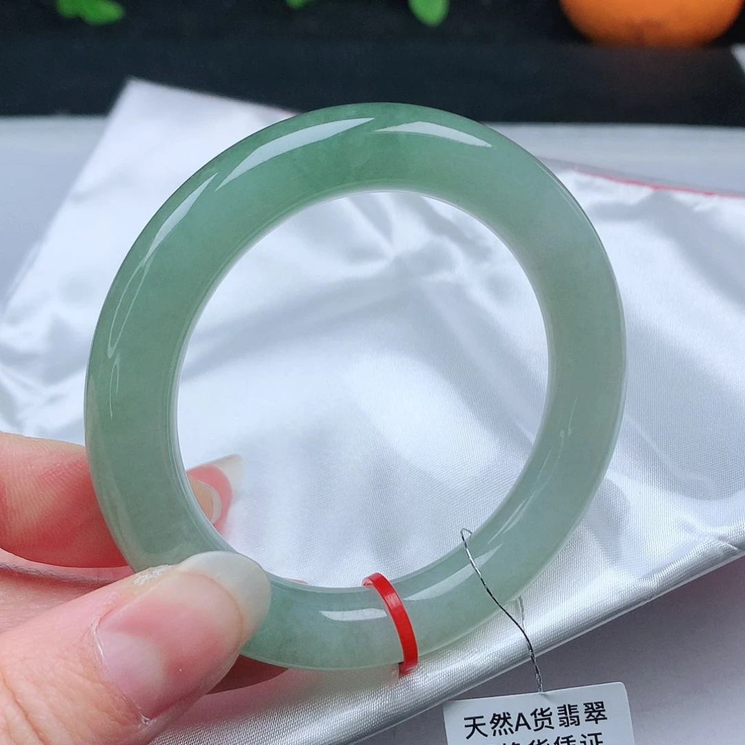 翡翠手镯未镶嵌53圆