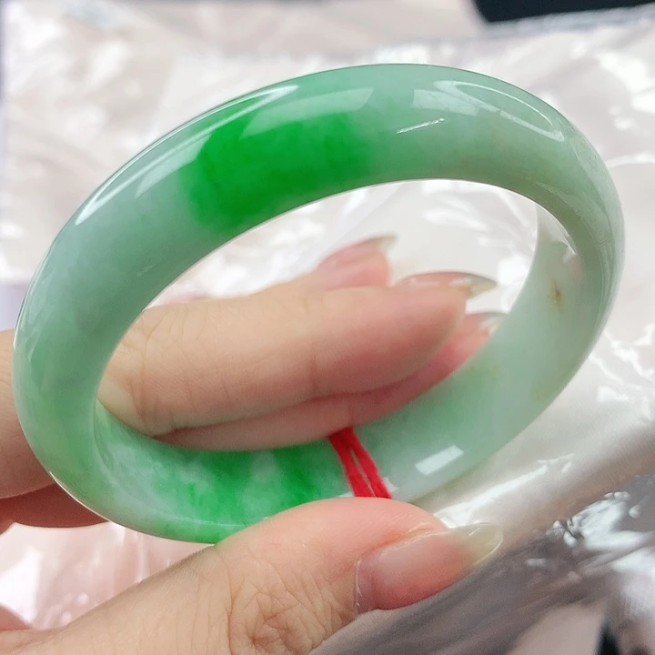 未镶嵌手镯翡翠，318