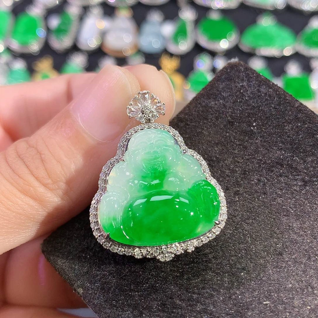 翡翠18K金镶嵌吊坠(赠链)