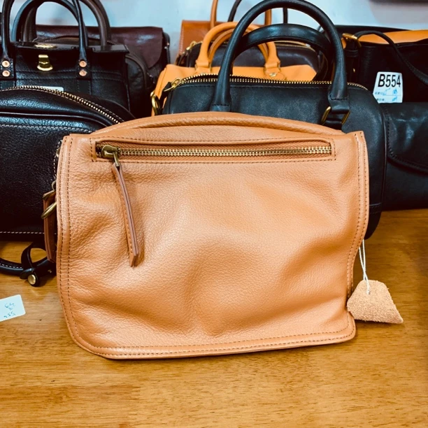 真皮女包！单肩斜挎包包