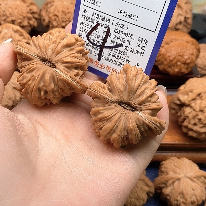 桃核吊坠四座楼狮子头47