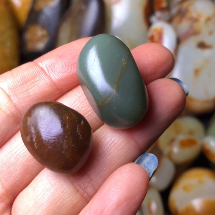 和田玉未镶嵌珠宝奇石