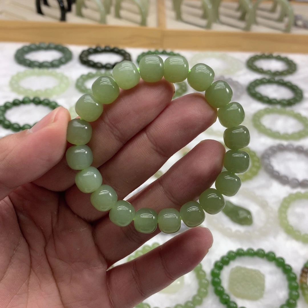 和田玉未镶嵌手串（晴绿9.8）