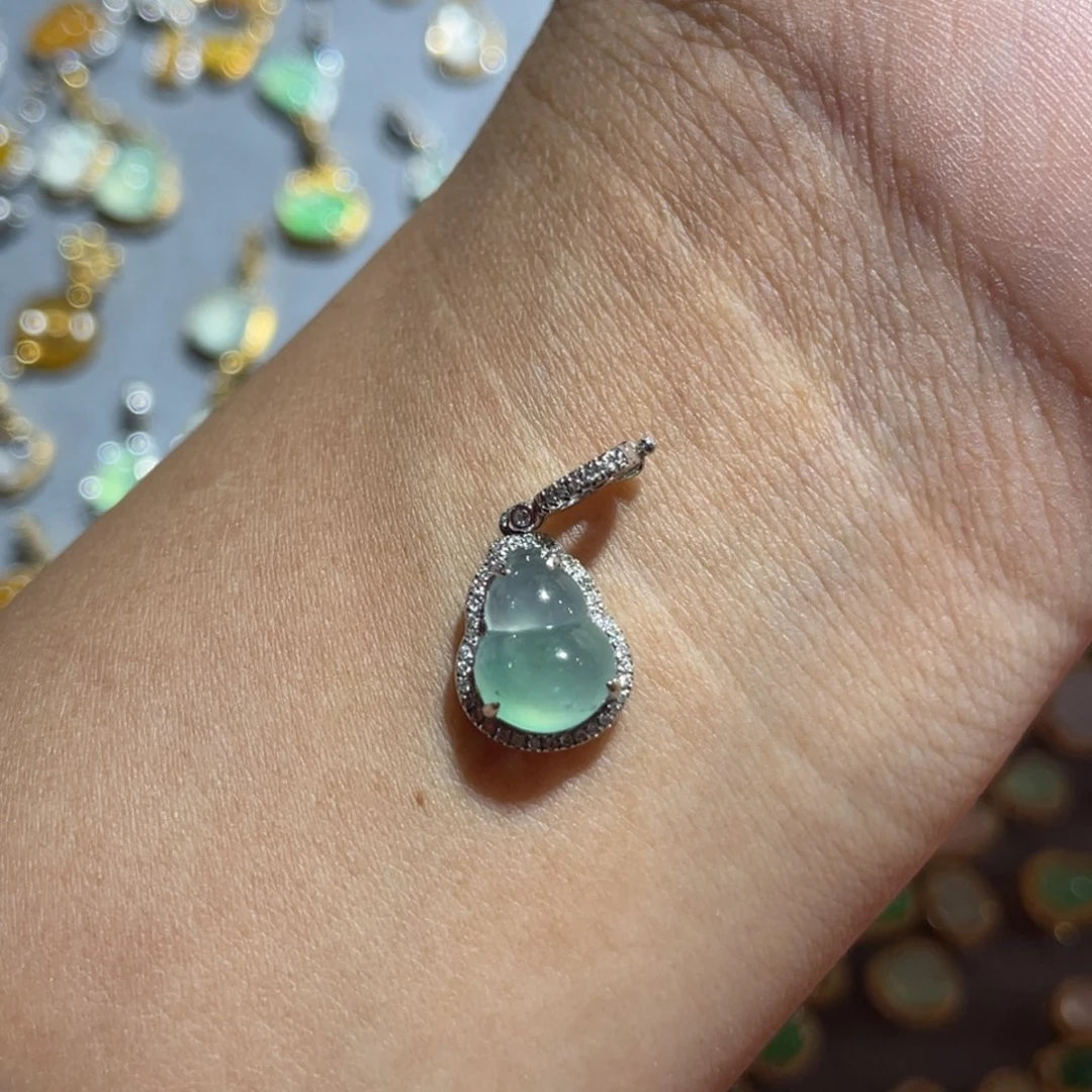 吊坠(不含链)18K金镶嵌翡翠