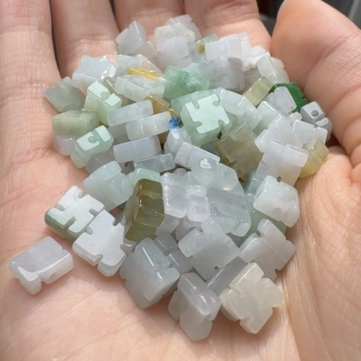 未镶嵌挂件翡翠福利30个，不包邮，拍一单邮费发货