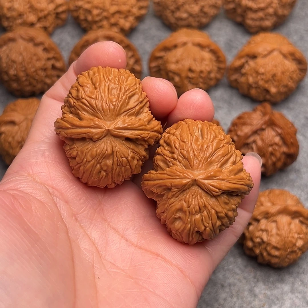 把件文玩核桃精品卡姿兰大肚白狮子39全品