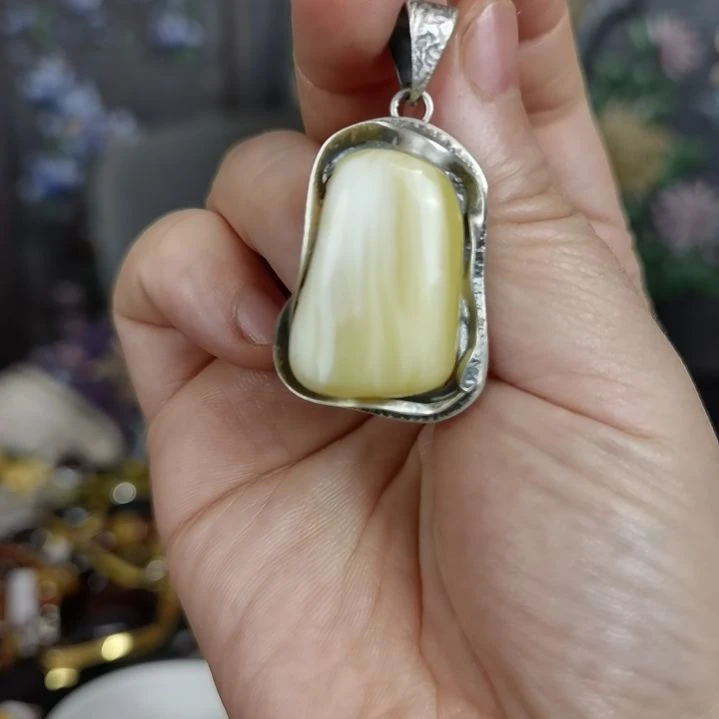 琥珀颈饰银S925镶嵌吊坠