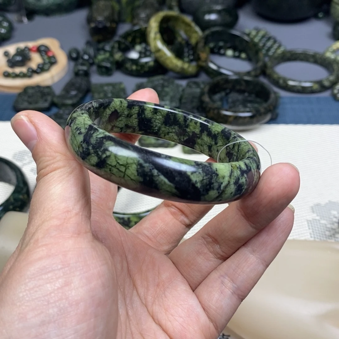 蛇纹石玉手镯未镶嵌雲*59×15×7.8mm