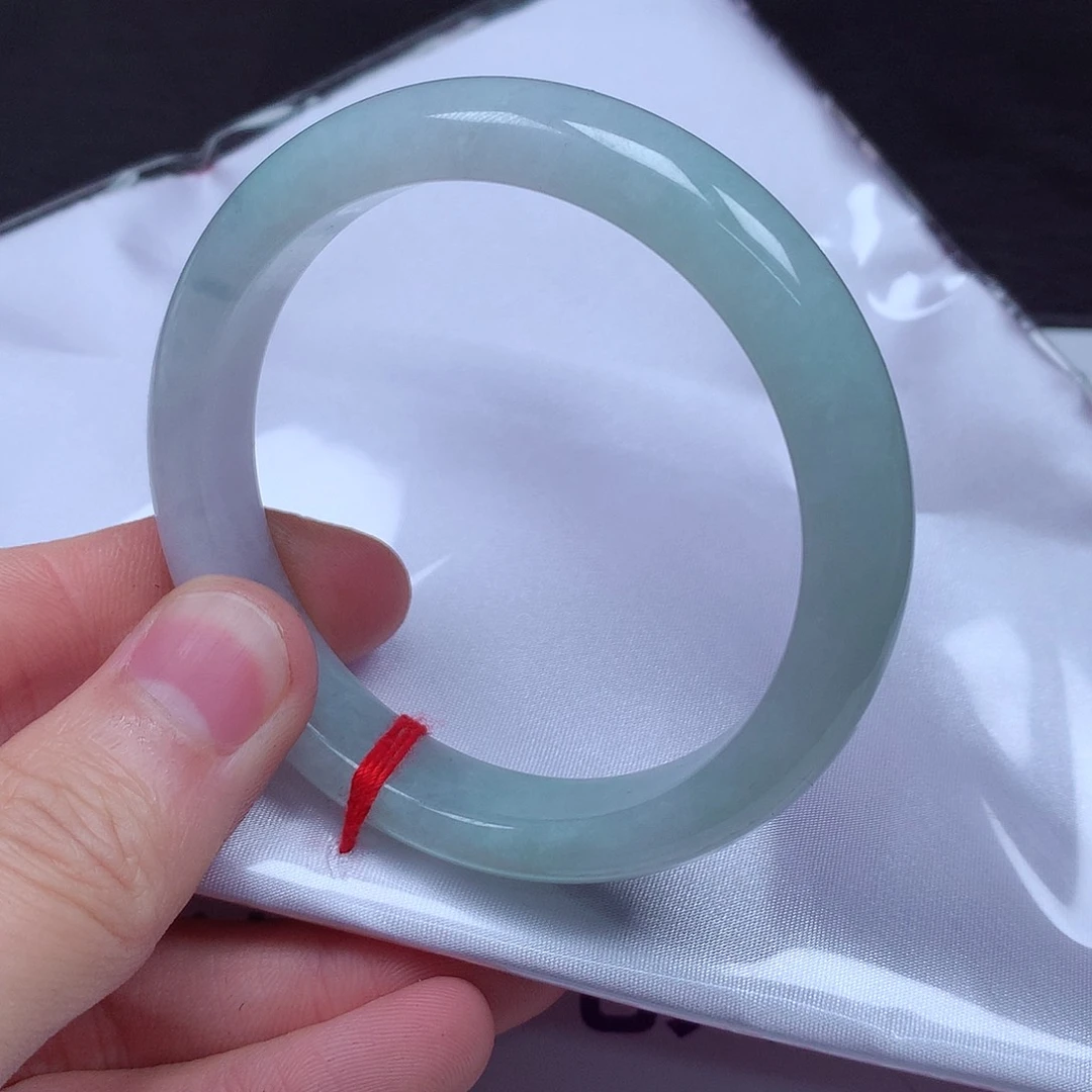 翡翠手镯未镶嵌57圈口