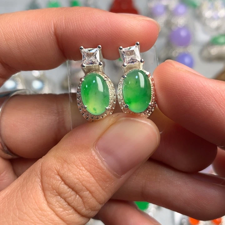 翡翠未镶嵌戒指绿耳钉