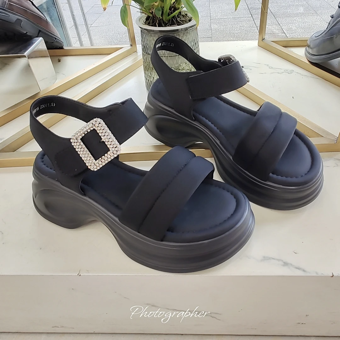 花花家女鞋实体店15915厚底凉鞋水钻外穿百搭休闲平底凉拖鞋