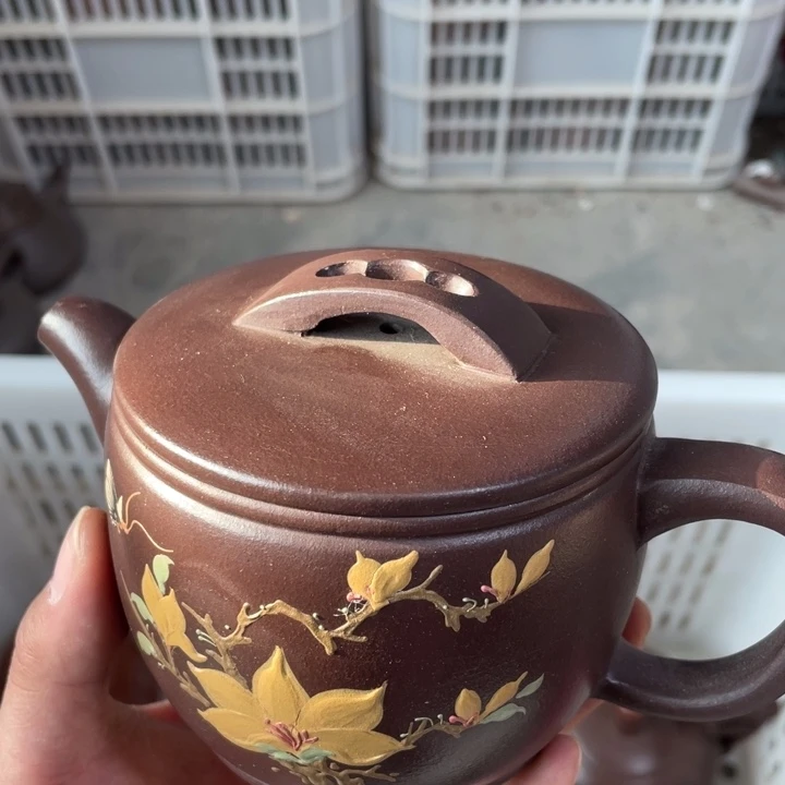 老厂紫砂壶一件。