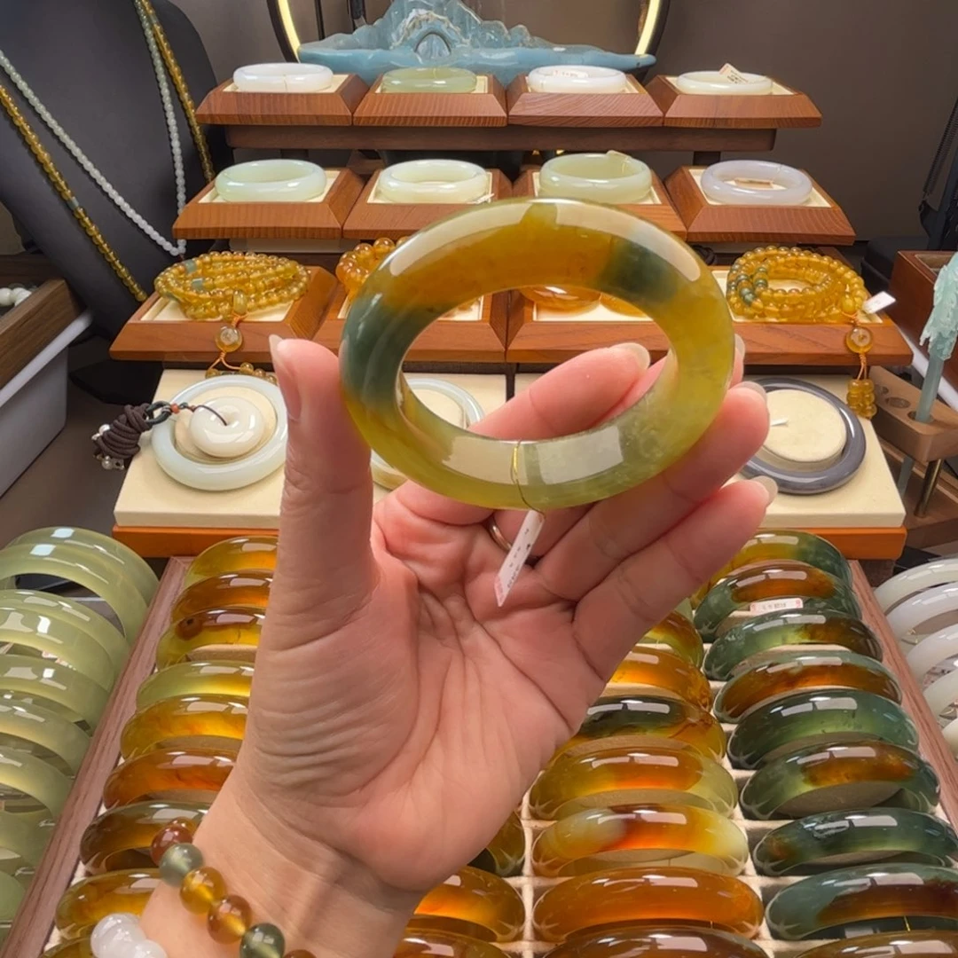 蛇纹石玉未镶嵌手镯54