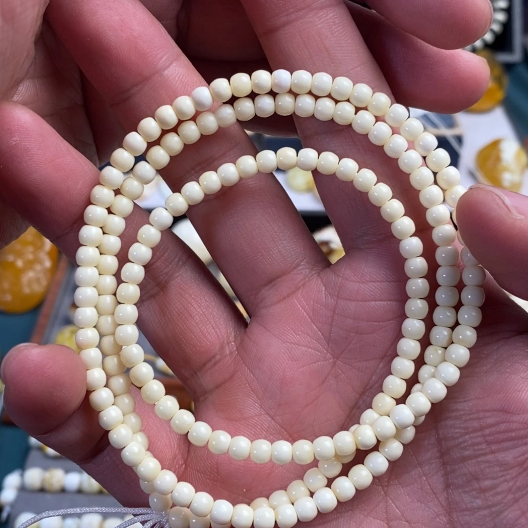 琥珀未镶嵌裸石4.6mm纯白