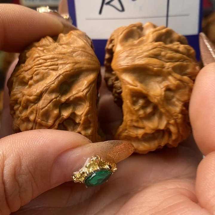 小***磊把件桃核聚宝盆大蛇王