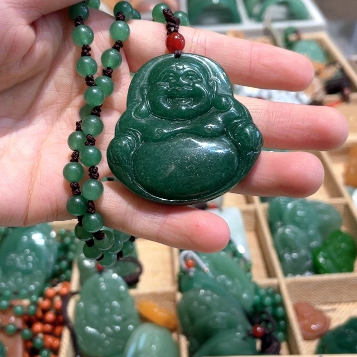 石英质玉未镶嵌颈饰