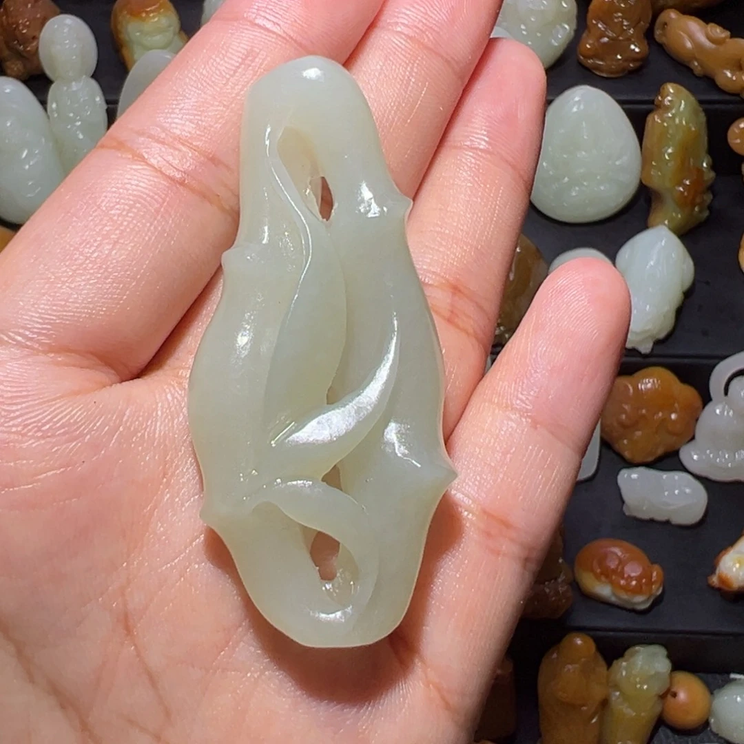 和田玉（糖玉）未镶嵌颈饰