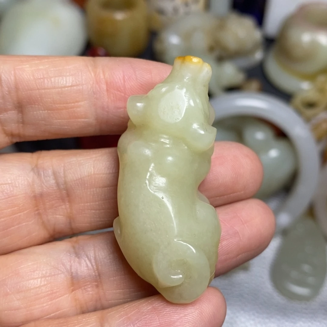 和田玉（糖玉）未镶嵌颈饰
