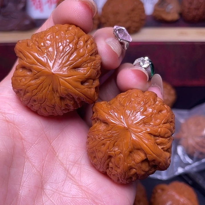 Y***T吊坠桃核铁齿福利