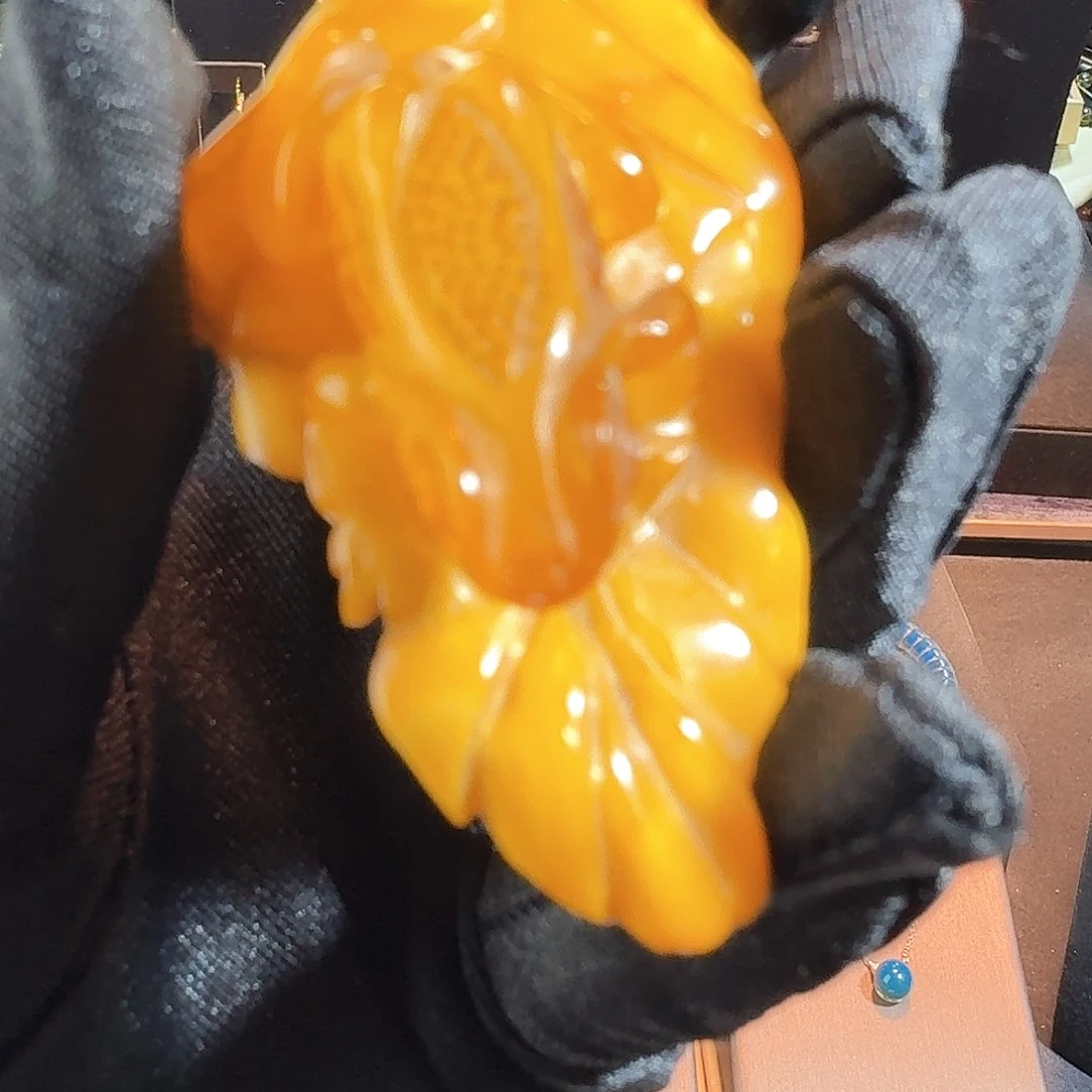 琥珀未镶嵌颈饰俄料