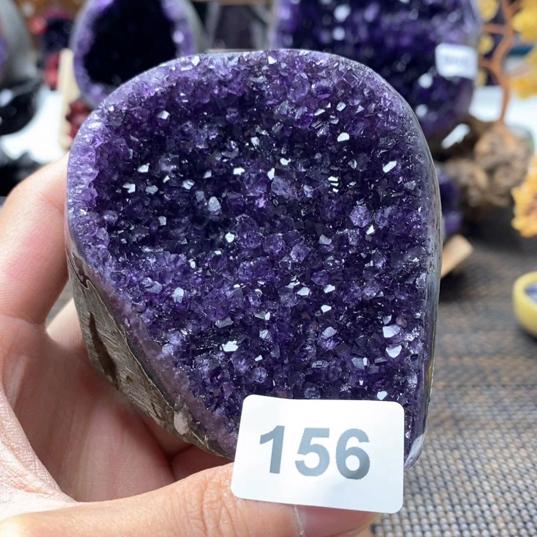 紫晶未镶嵌大型摆件（非配饰）