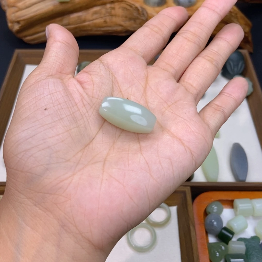 你***果和田玉未镶嵌吊坠(不含链)