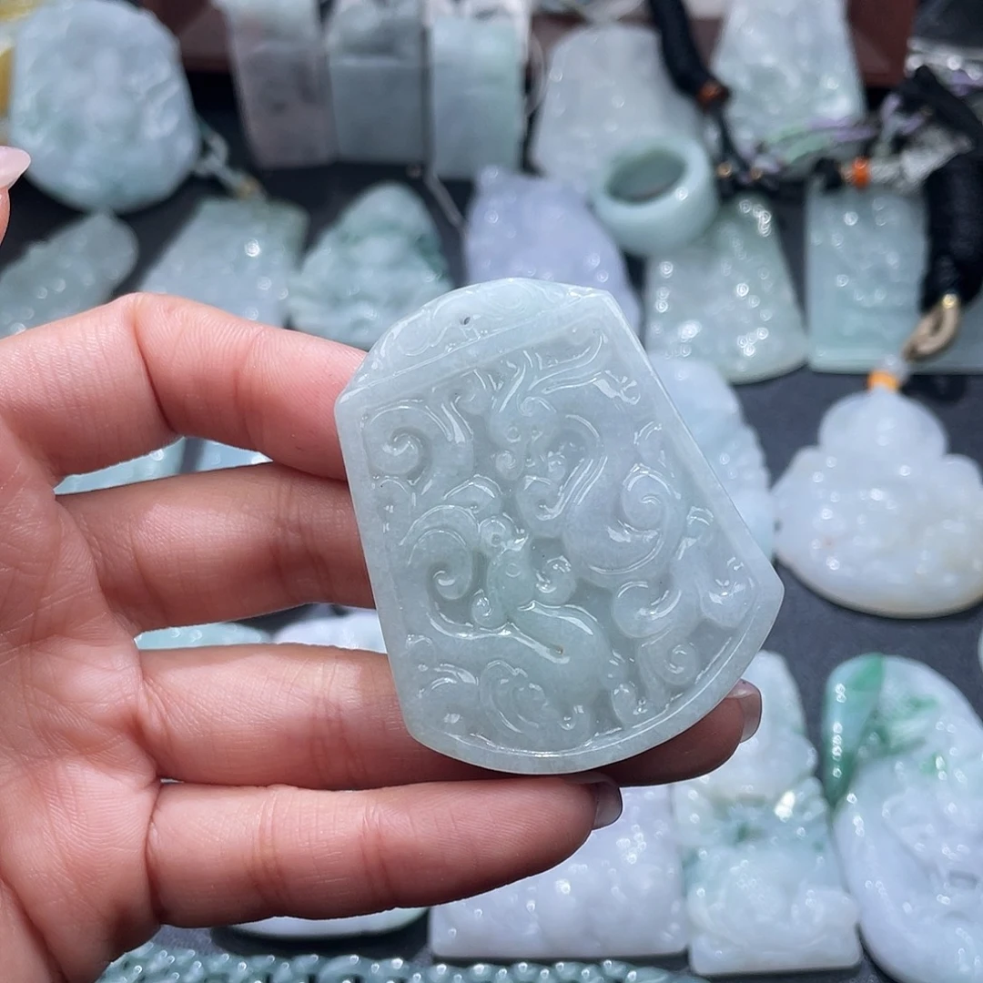 翡翠未镶嵌颈饰翡翠