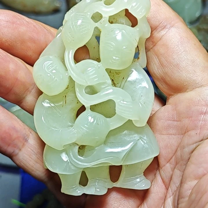 颈饰未镶嵌和田玉东*