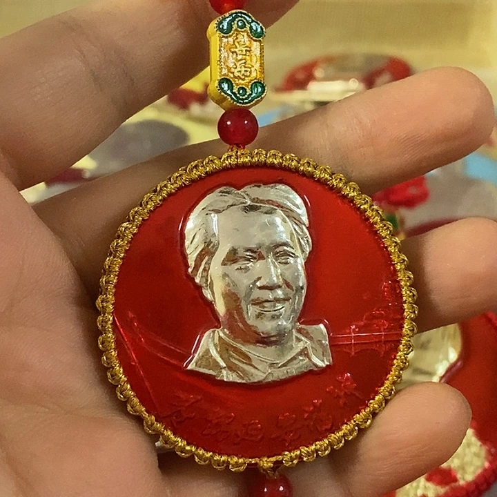 P***人像章车挂手工制作