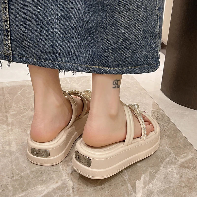 爆款小众防滑两穿凉鞋女夏高跟2025新款时尚珍珠夹趾夏季平底