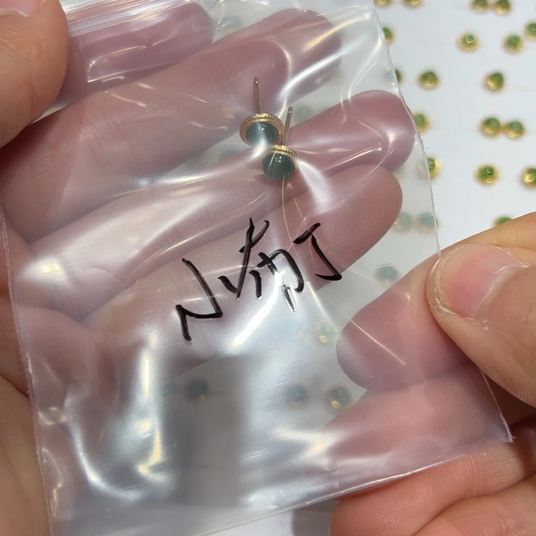 和田玉耳饰银S925镶嵌小****?