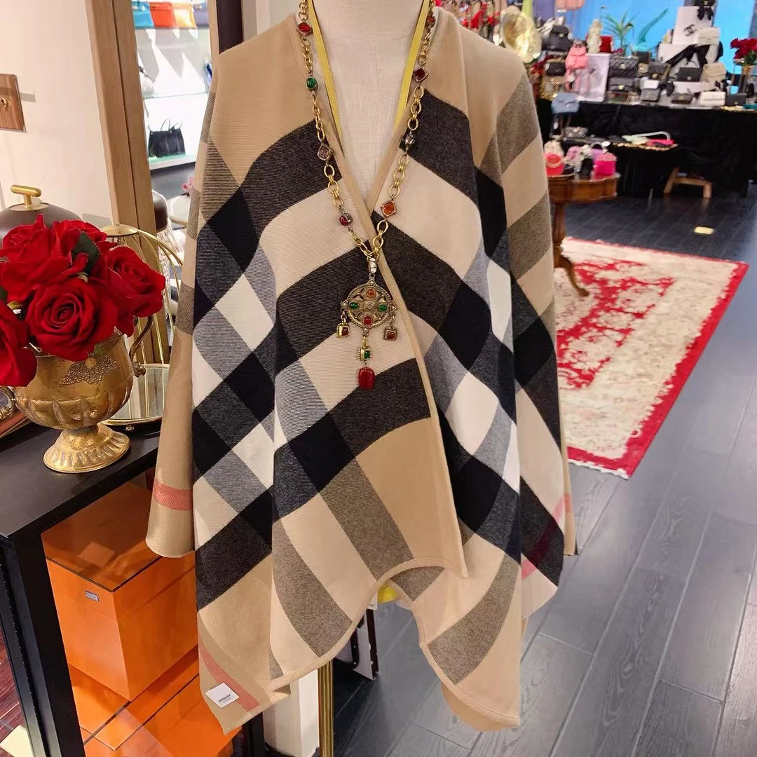 99新 BURBERRY/博柏利 巴宝莉经典格纹羊毛披肩 63174481