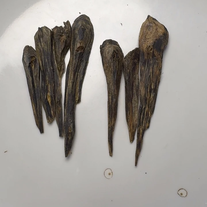 沉香手把件山**逢海南原母树绿棋老料16克