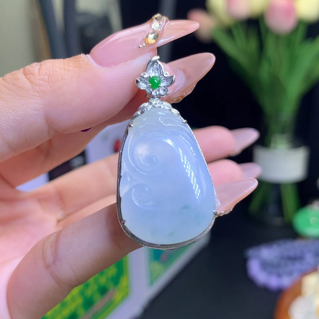 翡翠颈饰18K金镶嵌天然