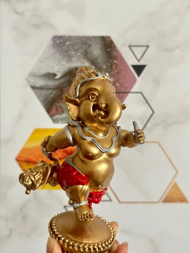 象象立尊泰泰特色摆件