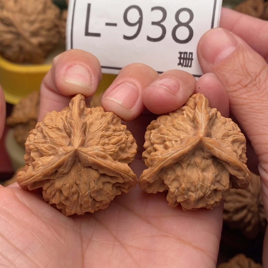 文玩核桃把件盘山奔39….