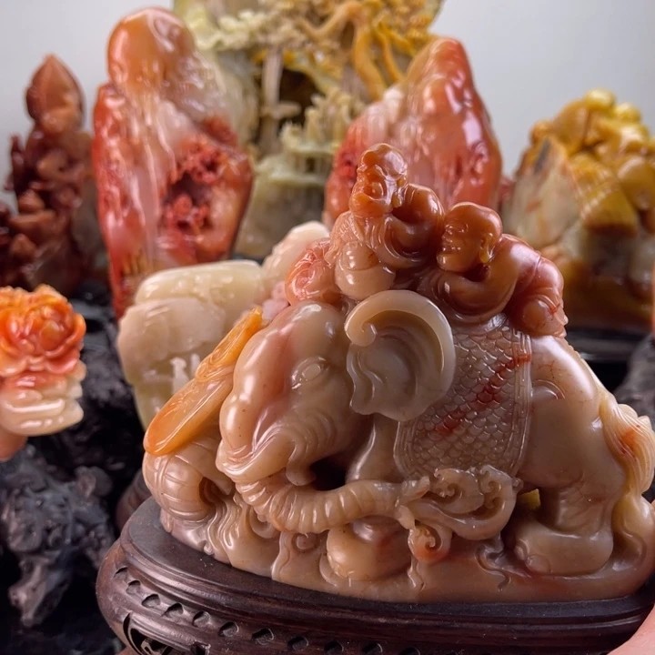 田黄石万象更新摆件