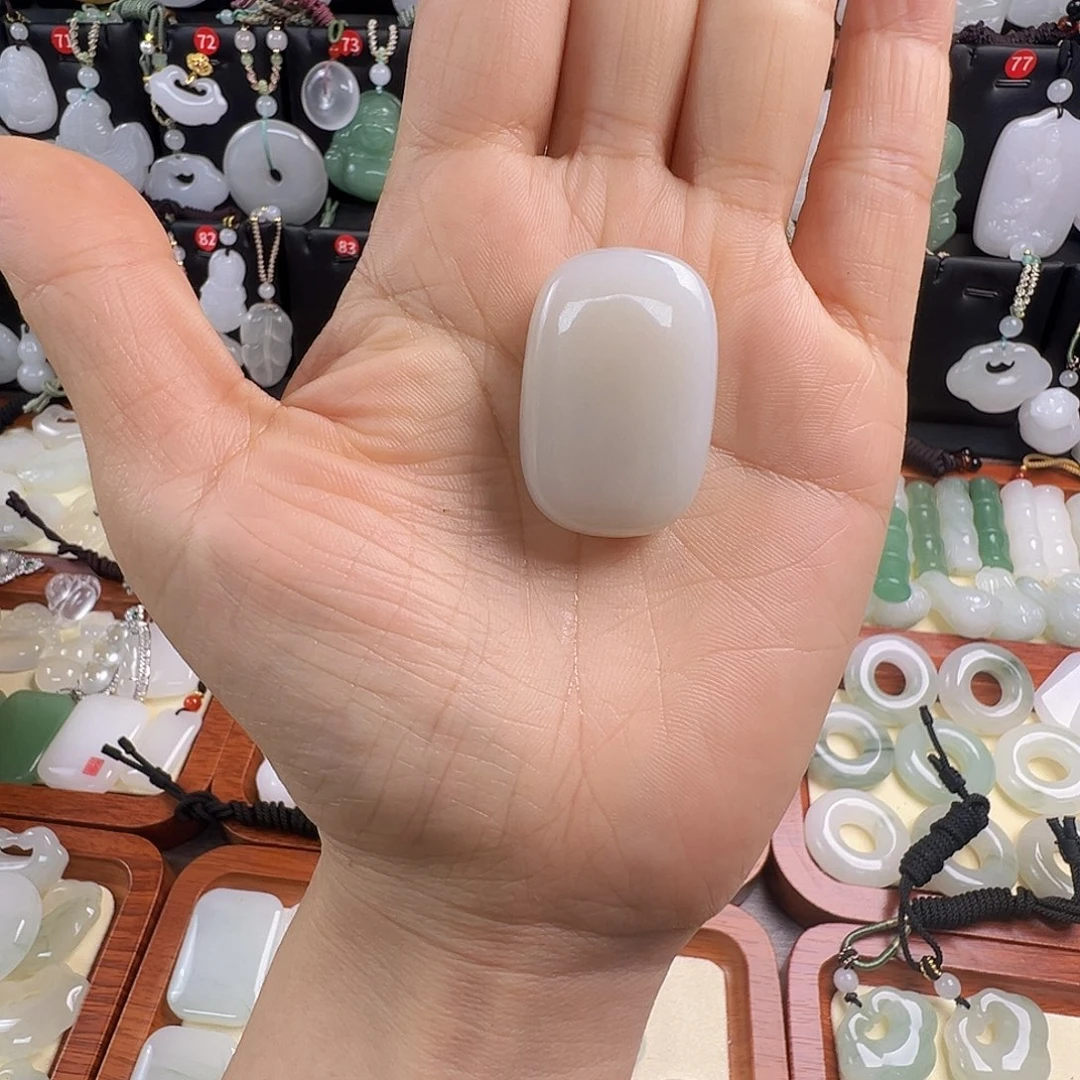 和田玉未镶嵌颈饰?****