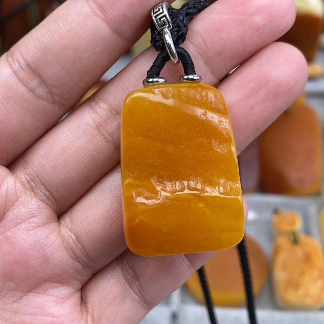 琥珀吊坠(赠链)未镶嵌